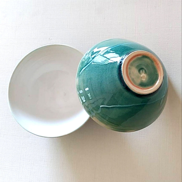 《少し訳あり品》陶のお茶碗(イッチン)【白×エメラルドグリーン】 3枚目の画像