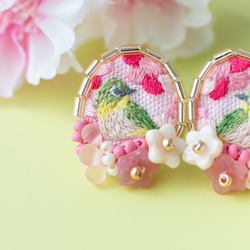 春を呼ぶ❇︎桜とメジロのつぶつぶピアス/イヤリング　刺繍アクセサリー　 桜ハンドメイド2023 6枚目の画像