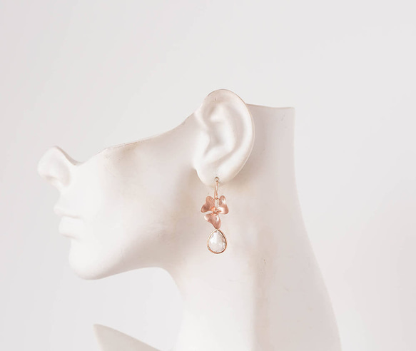 *LeChaim* 玫瑰金花朵項鍊和耳環套裝令人印象深刻的奶油白珍珠 第7張的照片
