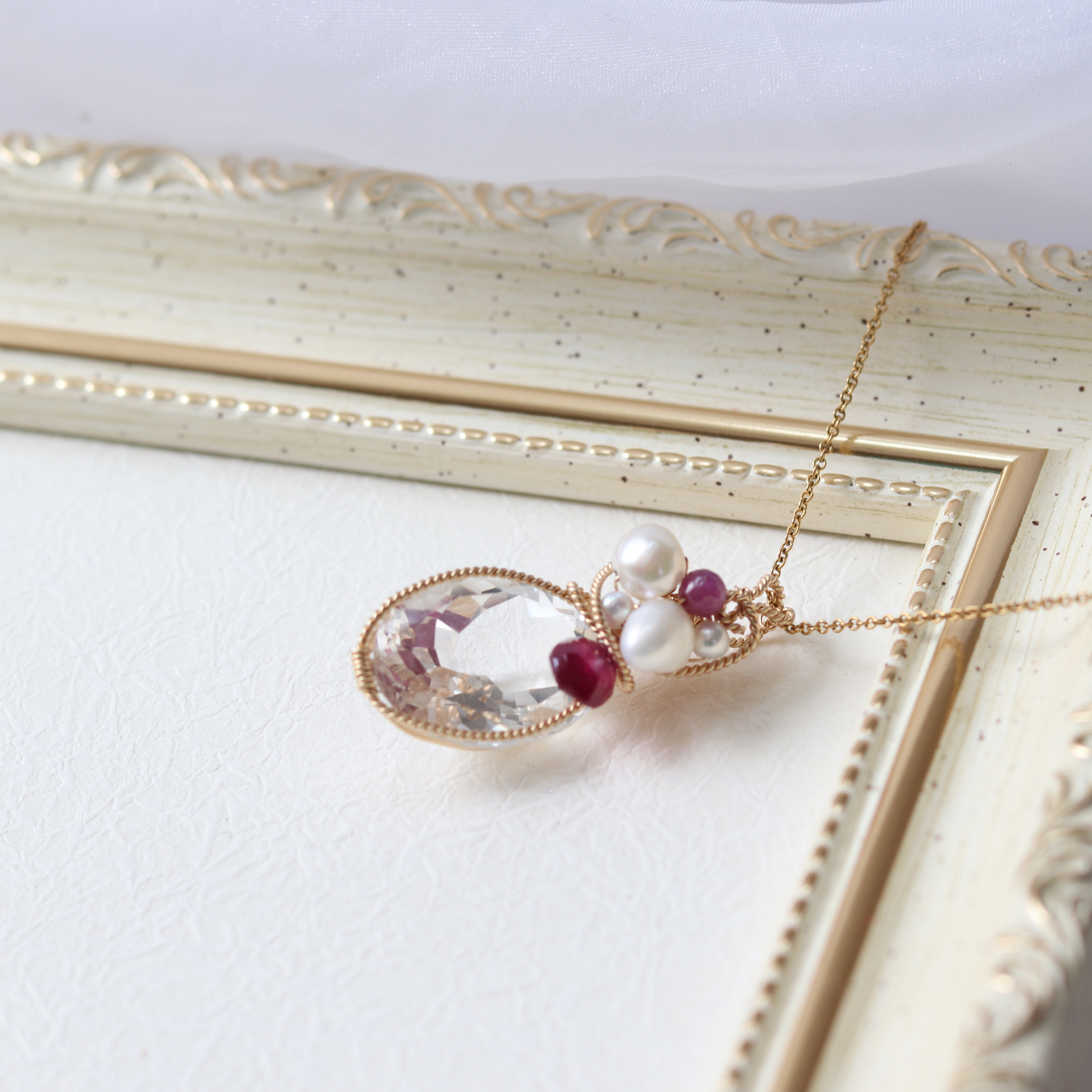 4月の誕生石　水晶　天然石ネックレス　ジュエリー　【mysterious】