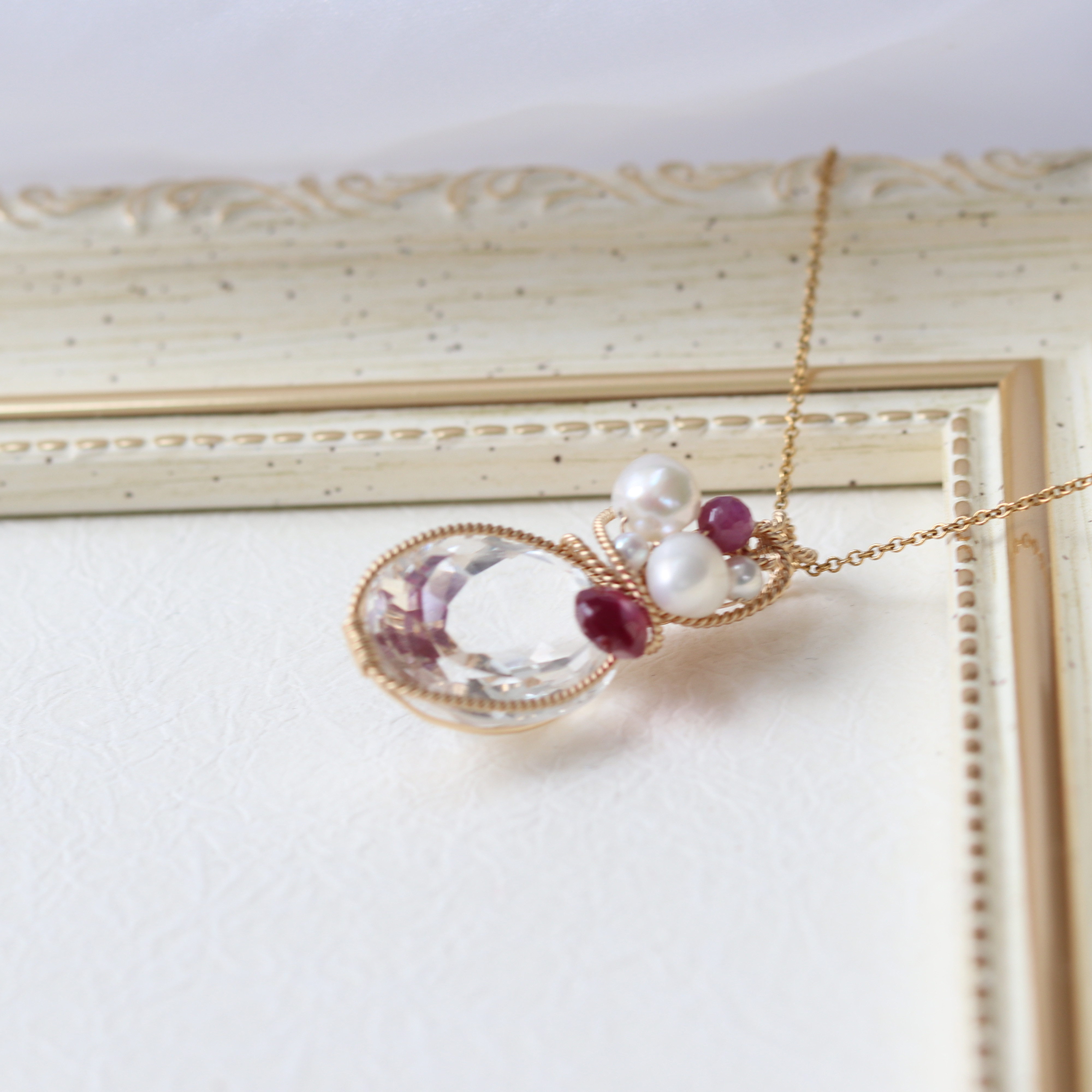 4月の誕生石　水晶　天然石ネックレス　ジュエリー　【mysterious】