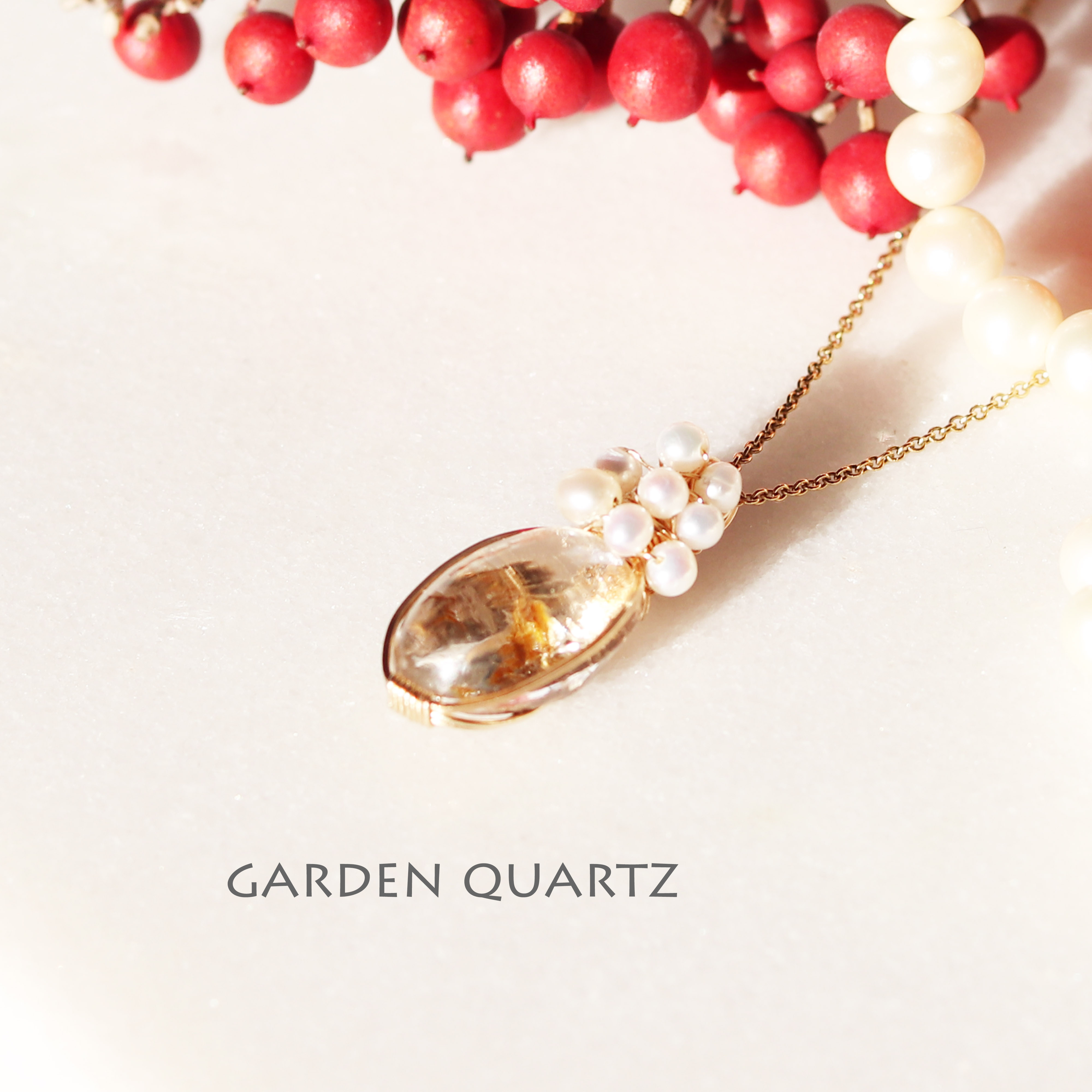 4月の誕生石　水晶　天然石ネックレス　ジュエリー　【mysterious】