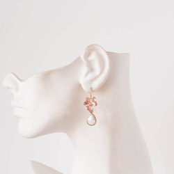 *LeChaim*玫瑰金蘭花耳環：奶油白珍珠/可換耳環 第7張的照片