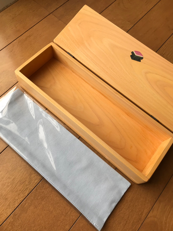 食卓に置ける箸箱（横向きの三人官女）少し大きめの木製箸箱　ヒノキの箸入れ　蓋付き箸箱　カトラリーケース　小物入れ 5枚目の画像