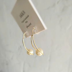 gold&pearl wire earring ゴールドとパールのワイヤーフープイヤリング　　　　　　　　　　 8枚目の画像