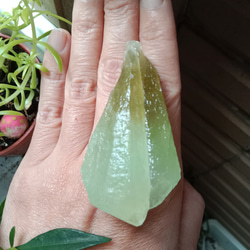 方解石原礦手工銀戒 純銀戒指~ 「一抹綠 」~Green Calcite Mineral Silver Ring 第15張的照片