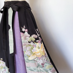 上質黒留袖 差し色ロングスカート フレア ウエストゴム 衣装 結婚式 着物リメイク フリー 黒 紫（A1208） 6枚目の画像