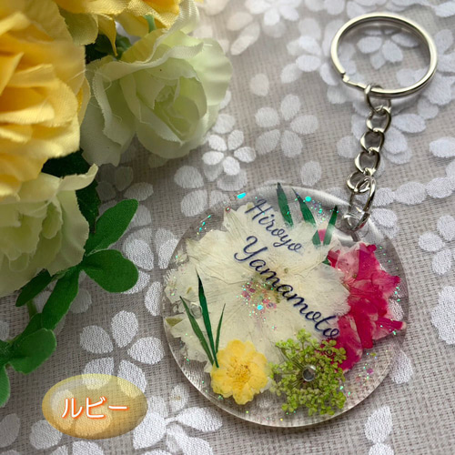 まーおすすめ花柄アクリルキーホルダー お花の色を選べる！ 【フラワーアクリルキーホルダー デザイン：B