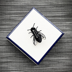 ビーズ刺繍のブローチ　-蜂- bee 6枚目の画像