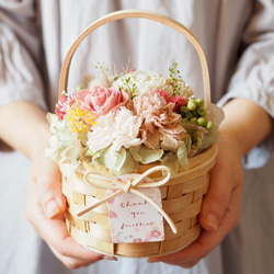 ふんわり色づく、メルティブーケの花かご プリザーブドフラワー