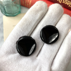 【送料無料】2個 1930s チェコ製 アンティーク ヴィンテージ 黒ガラスボタン 素材 [EY8451] 5枚目の画像