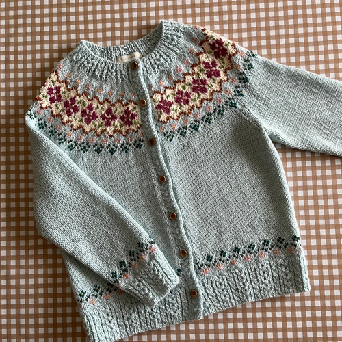 送料無料》フラワー柄の丸ヨークカーディガン(くすみミントグリーン 