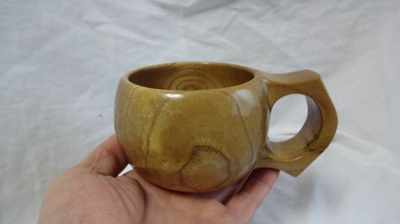 　産地直送　御蔵島の黄金色の桑の木で作った一木彫りコーヒーカップとスプーンセット　 15枚目の画像