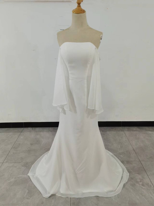 人気上昇！ホワイト ウエディングドレス ベアトップ 取り外し袖　 二次会/2次会/挙式/前撮り