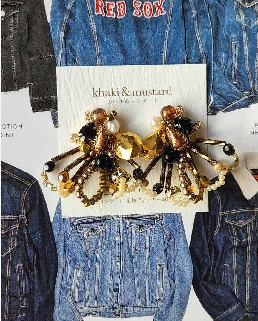 再販！！black gold ♡ ヴィンテージストーンとチェコガラスを編んだ大ぶりピアス/イヤリング