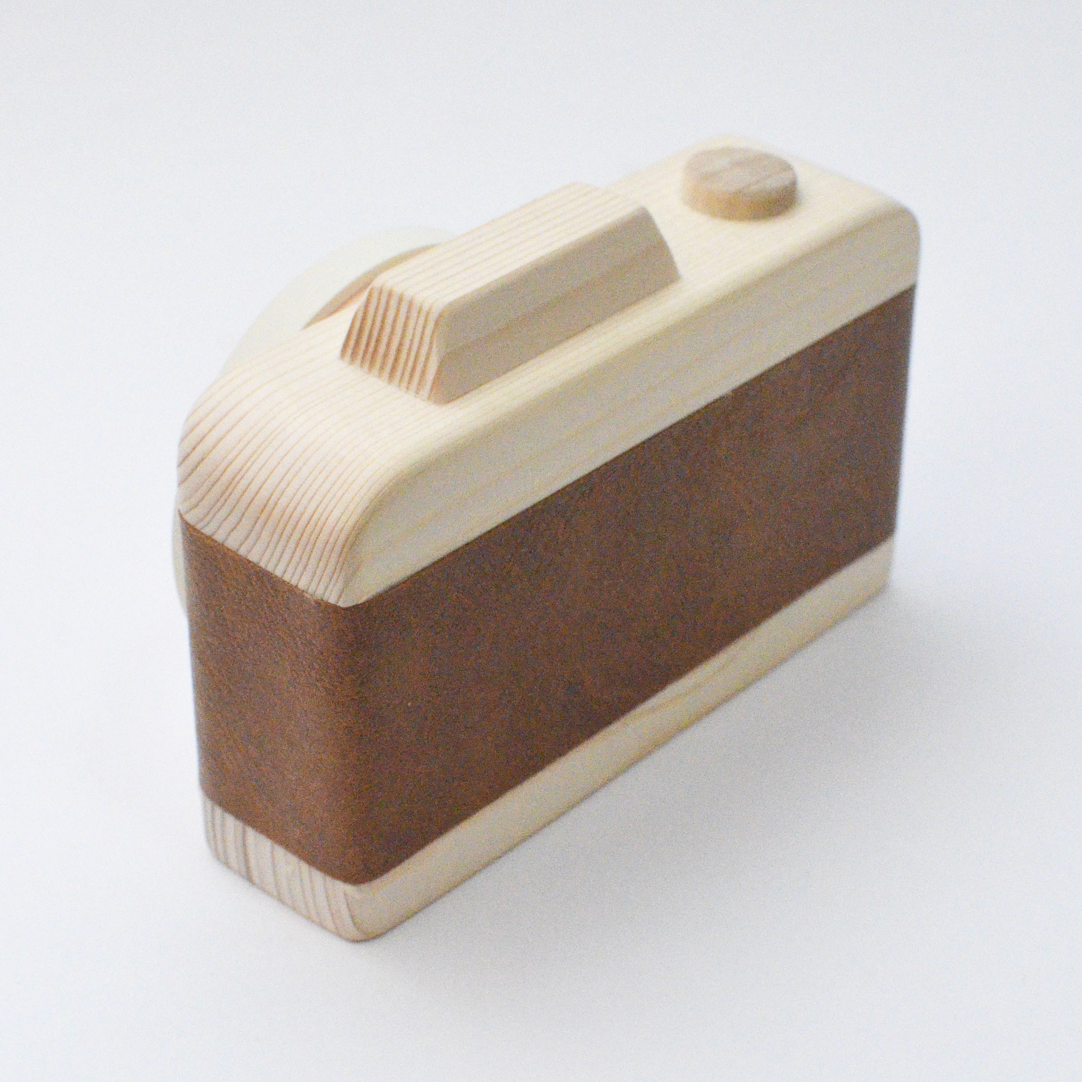 冬限定2025 キャメルフェイクレザーとオフホワイトフレームが映えるカメラ型フォトフレーム