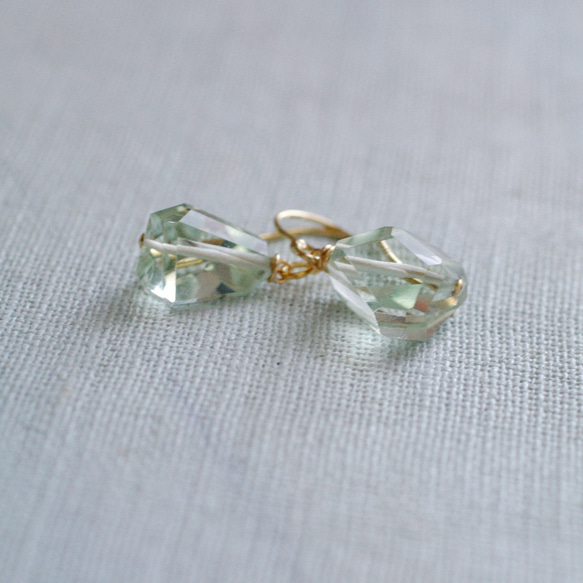 Green Amethyst（earring） ラフカットのグリーンアメシストの耳飾り 4枚目の画像