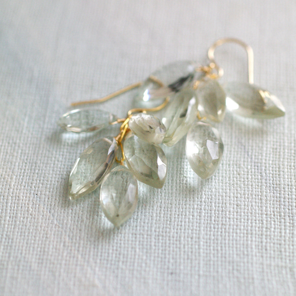 fusa : Leaf / green Amethyst（earring） 葉が重なった耳飾り 1枚目の画像