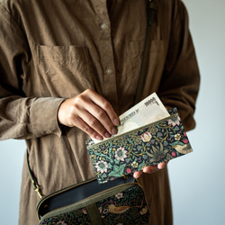 Creema限定 春の福袋 フラグメントケース2点セット 薄型スリム財布 いちご泥棒柄 ラッピング無料 4枚目の画像