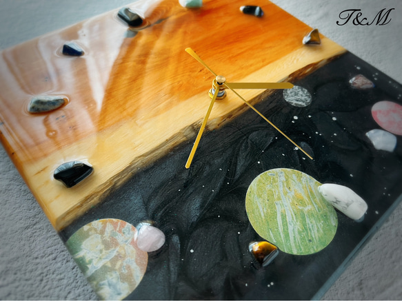 宇宙 ウッド レジン 壁掛け時計 (宇宙 / 星 / 惑星 / 木星 / スプレーアート )　【1点もの】 7枚目の画像