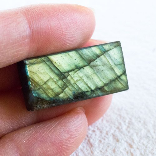 LS05 マダガスカル産ラブラドライトルース フラッシュグリーン