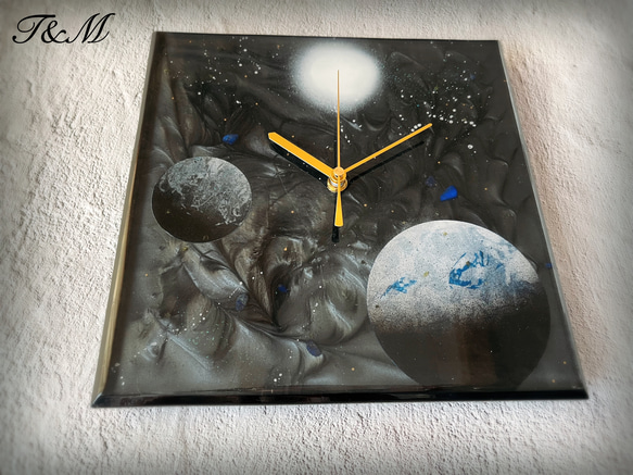 もう一つ地球 宇宙 レジン 壁掛け時計 (宇宙 / 星 / 惑星 / 地球 / スプレーアート )　【1点もの】 2枚目の画像