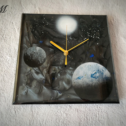 もう一つ地球 宇宙 レジン 壁掛け時計 (宇宙 / 星 / 惑星 / 地球 / スプレーアート )　【1点もの】 1枚目の画像