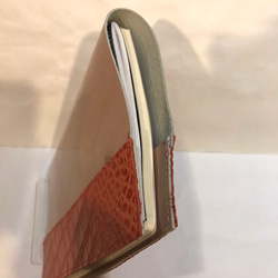牛革ノートカバー　A5サイズ　エナメル ピンク　➕　型押しタイプ 3枚目の画像