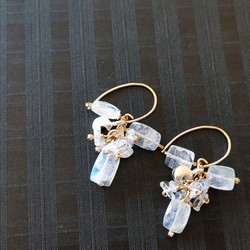 ❁Luna earrings 14kgf＆silver925❁　願いを込めたピアス✧レインボームーンストーン✧ 2枚目の画像