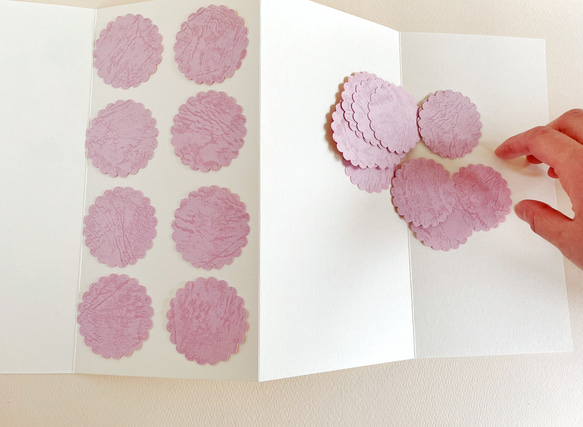 【再販】《縦長タイプ》八重桜リースの寄せ書きカード・メッセージカード・封筒付 / 春・送別・卒業 6枚目の画像