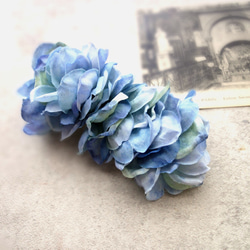 花びらのバレッタ ■ ライラックのふんわりシルエット ■ ライトブルー 3枚目の画像