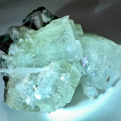 天使の水晶˚✧₊⁎  虹入り　グリーンアポフィライト　原石　クラスター　魚眼石 1枚目の画像