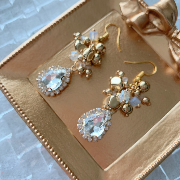 特別価格♡ 大人可愛いビーズ&大ぶりビジューが揺れるピアス 春 入園式  