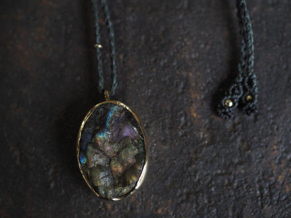 labradorite brass necklace (higasa) 3枚目の画像