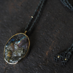 labradorite brass necklace (higasa) 2枚目の画像