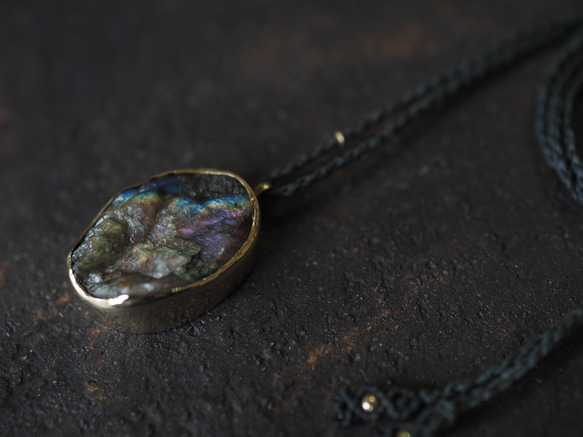 labradorite brass necklace (higasa) 7枚目の画像