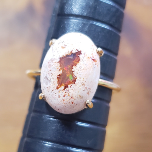 瑞々しいカンテラオパール