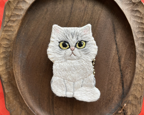 ペルシャ猫 シルバー 猫の刺繍ブローチ 1点 その他ファッション S-ino
