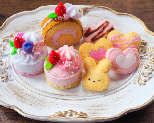 coccページ＊フェルトケーキ Amazon.co.jp: フェルト ショートケーキ ホール : おもちゃ