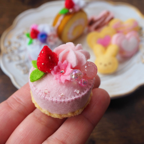 フェルトケーキ2個＆ロールケーキ1個＆クッキー5個セット 雑貨
