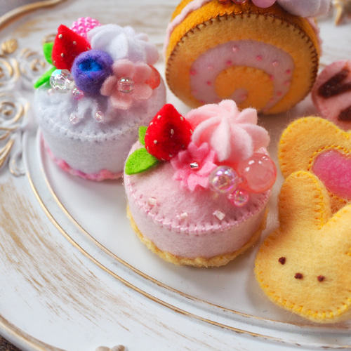 フェルトケーキ2個&ロールケーキ1個&クッキー5個セット 雑貨 フェルトケーキ2個&ロールケーキ1個&クッキー5個セット 雑貨