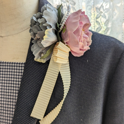 [僅限8個creema]附包裝♡灰色牡丹和暗粉色玫瑰法式絲帶胸花入場儀式 第4張的照片