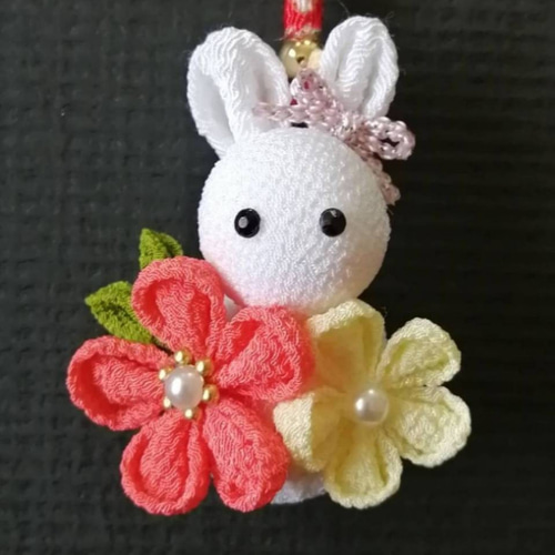 つまみ細工 うさぎストラップ 根付ストラップ チャーム 干支 うさぎ