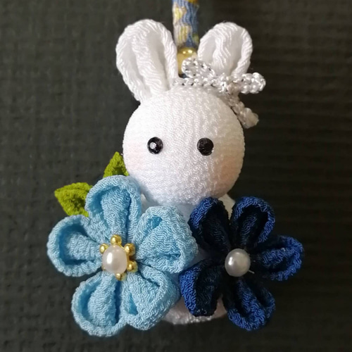 つまみ細工 うさぎストラップ 根付ストラップ チャーム 干支 うさぎ