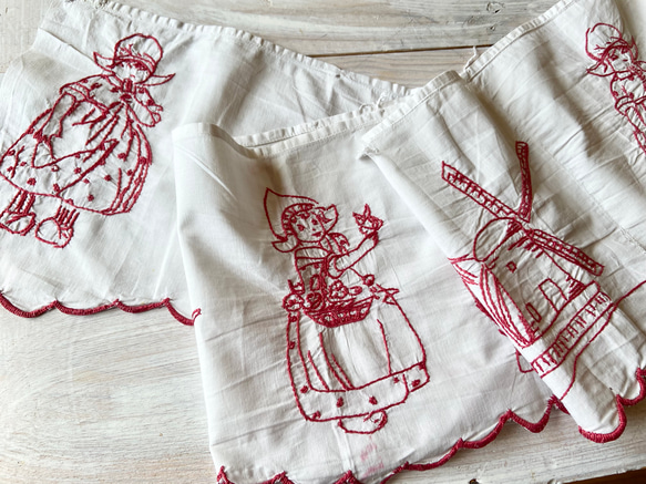 フランス アンティーク ヴィンテージ 赤刺繍 手刺繍 棚飾り