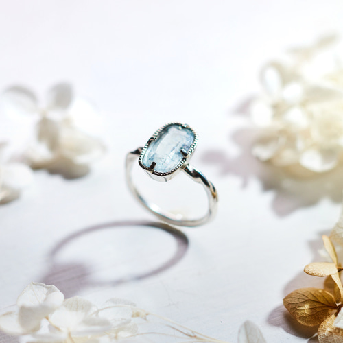 3月誕生石、アクアマリンのシルバーリング【Creema限定】(Silver950