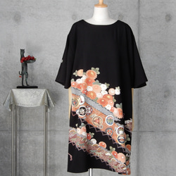 着物リメイク   黒留ワンピース　チュニック　フレアー袖/ フリーサイズ  kimono 　 2枚目の画像
