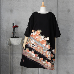 着物リメイク   黒留ワンピース　チュニック　フレアー袖/ フリーサイズ  kimono 　 1枚目の画像