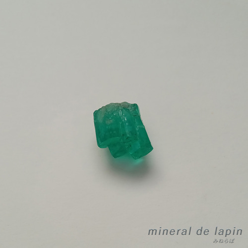 エメラルド原石 4.85カラット 天然石 mineral de lapin 通販 15508424