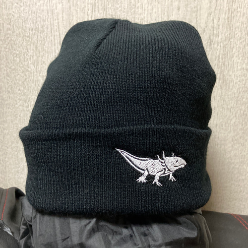 ウーパールーパーワンポイントロゴ刺繍入りニット帽（ワッチ） ニット